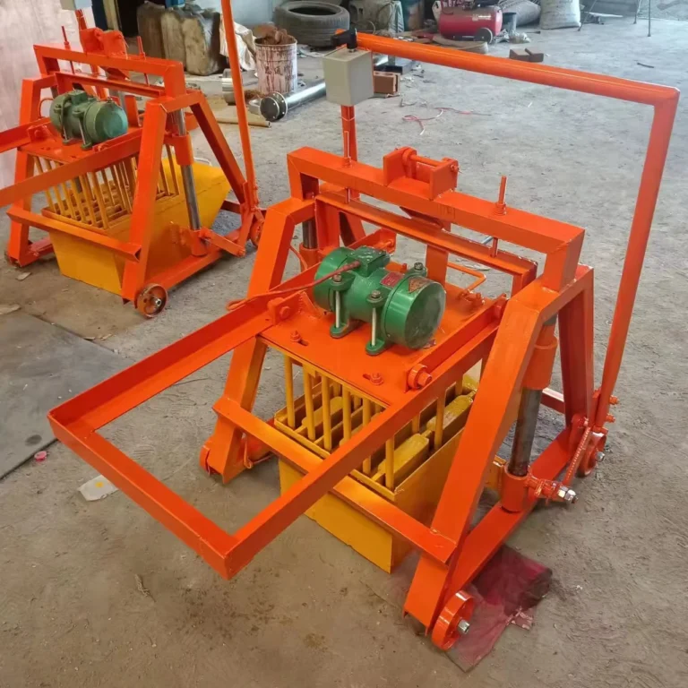 Ghana Hot Sale Easy to Operate Small Mobile Concrete Brick Making Machine with Engine Hydraulic Pressure 2-45 Home Paving