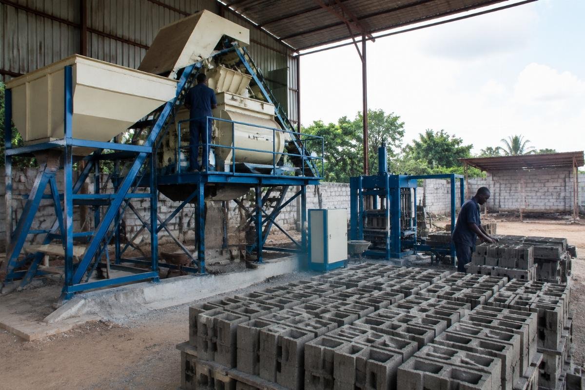 JS500 concrete mixer for small-scale block making JS500 concrete mixer installed at a small block making factory in Nigeria